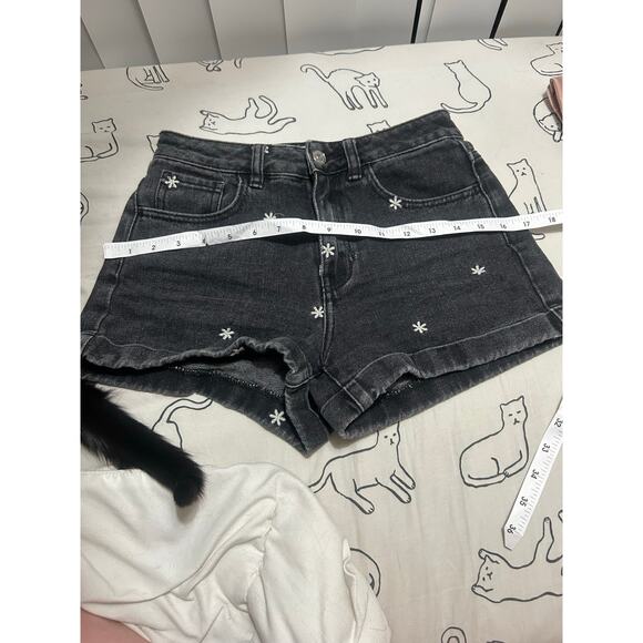 Pacsun Mom shorts dark gray with embroidered daisies size 23 - Picture 5 of 7